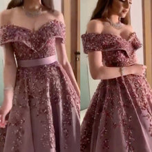 Load image into Gallery viewer, lace prom dresses 2021 sweetheart neckline lace appliques beading pearls long evening dresses gowns
