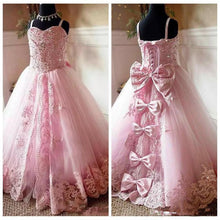 Load image into Gallery viewer, pink flower girls dresses 2021 sweetheart neckline lace appliques beading pearls ball gown tulle bowknot floor length little girls pageant dress girls party dress