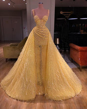 Load image into Gallery viewer, gold prom dresses 2021 sparkly sequins beading feather detachable skirt a line sweetheart long evening dresses gowns