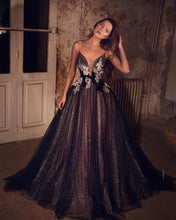 Load image into Gallery viewer, black prom dresses 2020 sweetheart neckline lace appliques sparkly evening dress tulle shinning black gold formal dresses