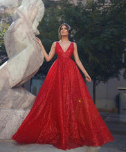 Load image into Gallery viewer, V Neck Sequined Prom Dresses 2020 Red Sleeveless Sparkle robes de mariée Floor Length Celebrity Evening Gowns