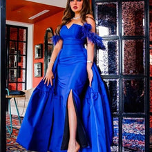 Load image into Gallery viewer, royal blue prom dresses 2021 sweetheart neckline side slit feather satin long evening dresses gowns