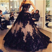 Load image into Gallery viewer, Chic Lace Appliques Ball Gown Evening Dress 2021 Strapless Sleeveless Black and Nude Prom Gowns vestido largo de fiesta
